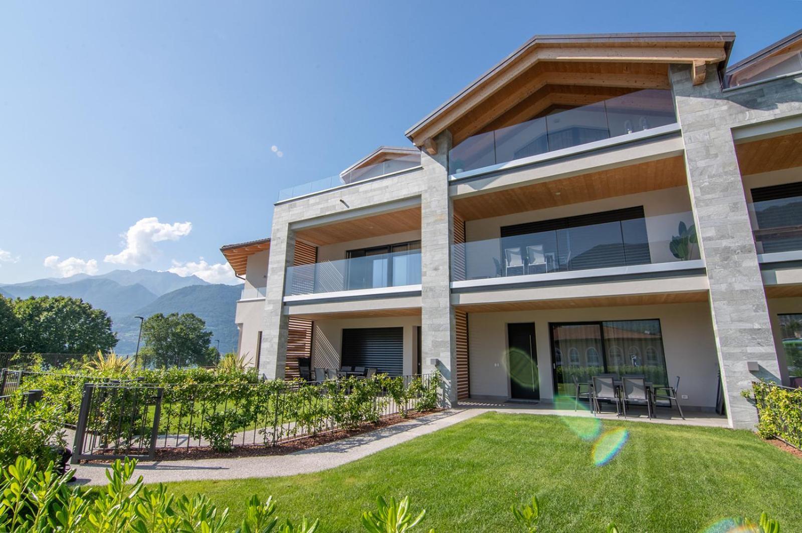 Lago Dorato Luxury Apartments & Villa - Lake Como View Colico Exteriör bild