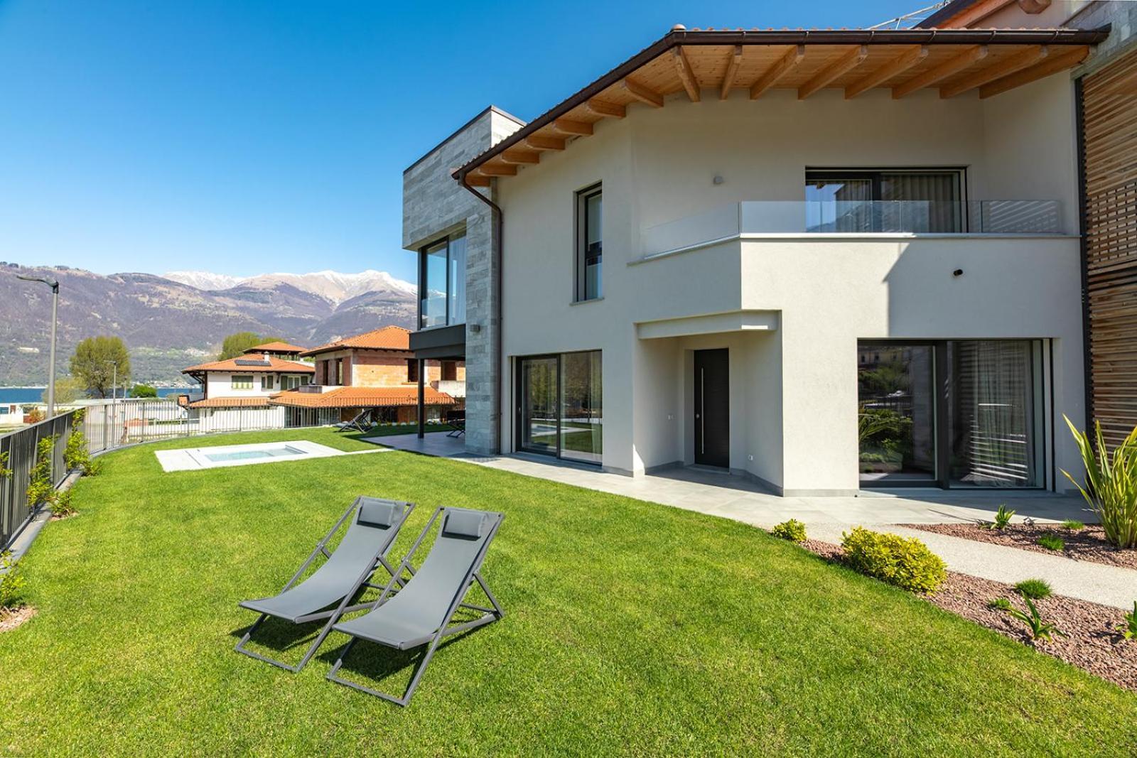 Lago Dorato Luxury Apartments & Villa - Lake Como View Colico Exteriör bild