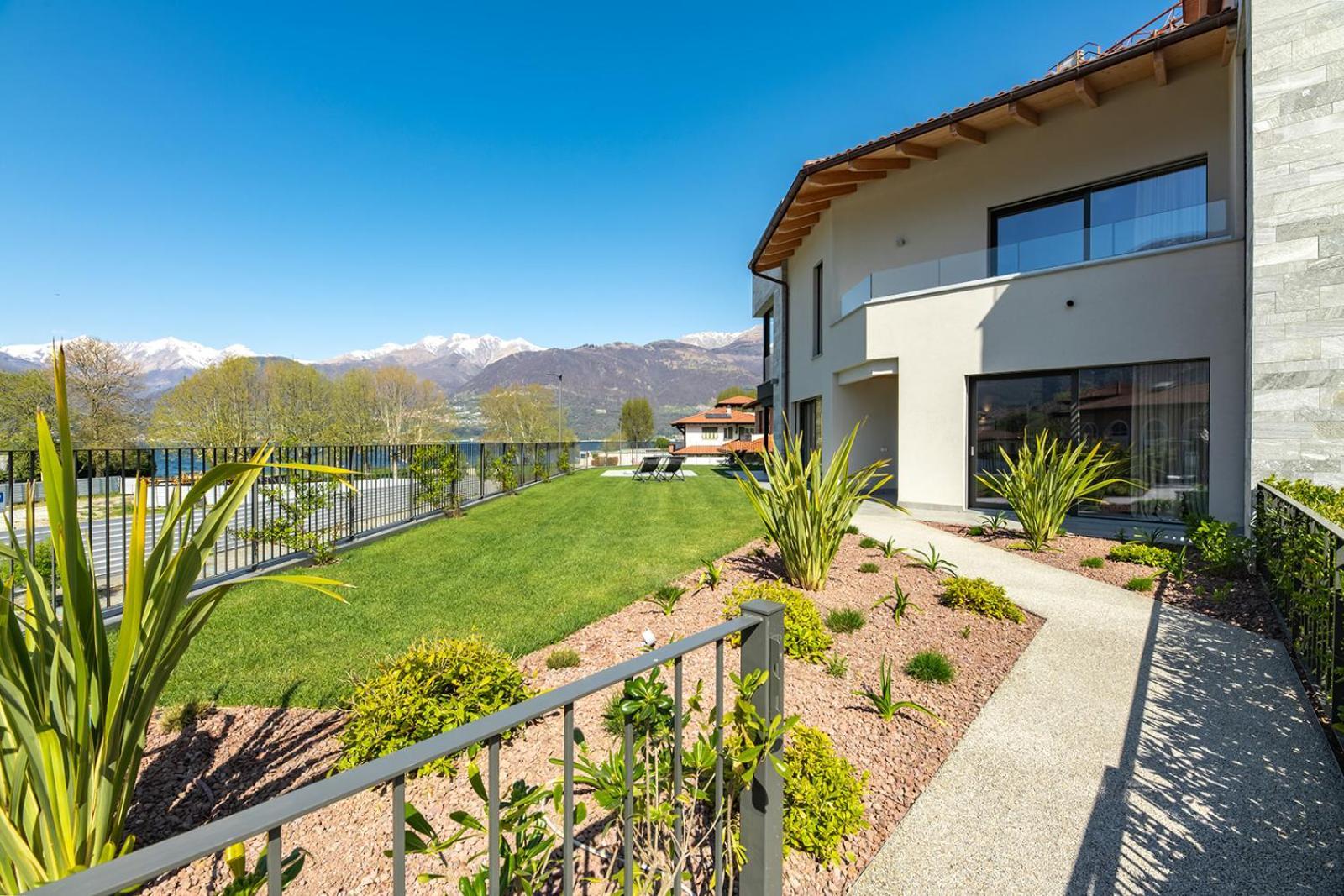 Lago Dorato Luxury Apartments & Villa - Lake Como View Colico Exteriör bild