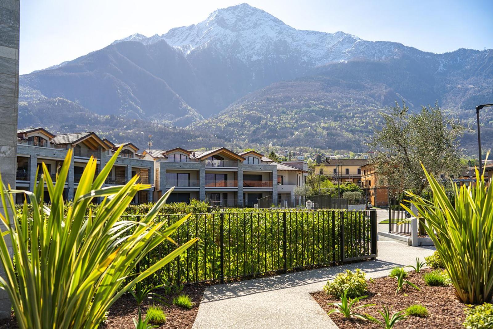 Lago Dorato Luxury Apartments & Villa - Lake Como View Colico Exteriör bild